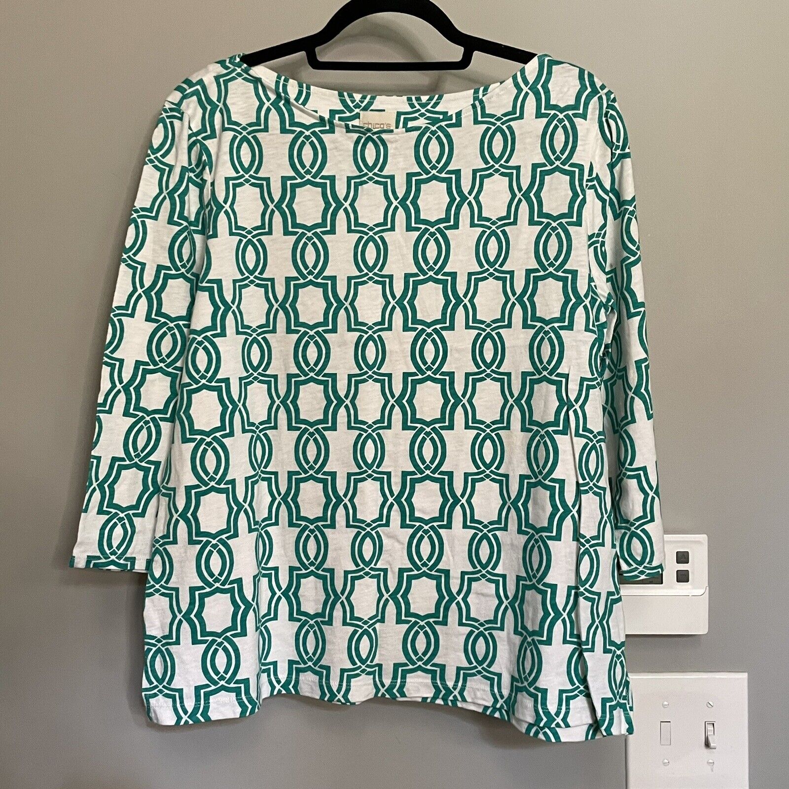 Chicos Top Trellis Print Green White Cotton Stretch Top Women’s Sz 2 Euc